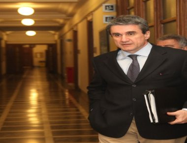 A. Λοβέρδος: Σύνθετη ονομασία με γεωγραφικό προσδιορισμό για τα Σκόπια